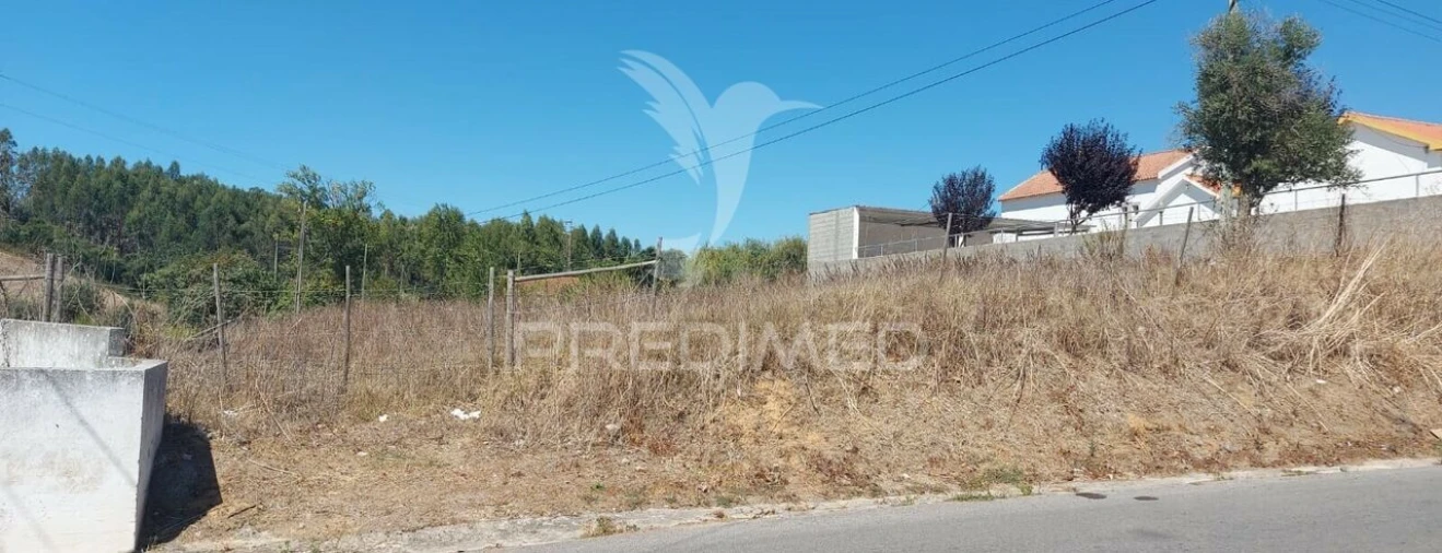 Terreno para Venda em Azoia de Cima e Tremês Foto 2