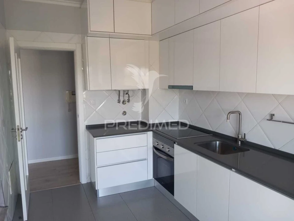 Apartamento T2 para Venda em Caparica e Trafaria Foto 1