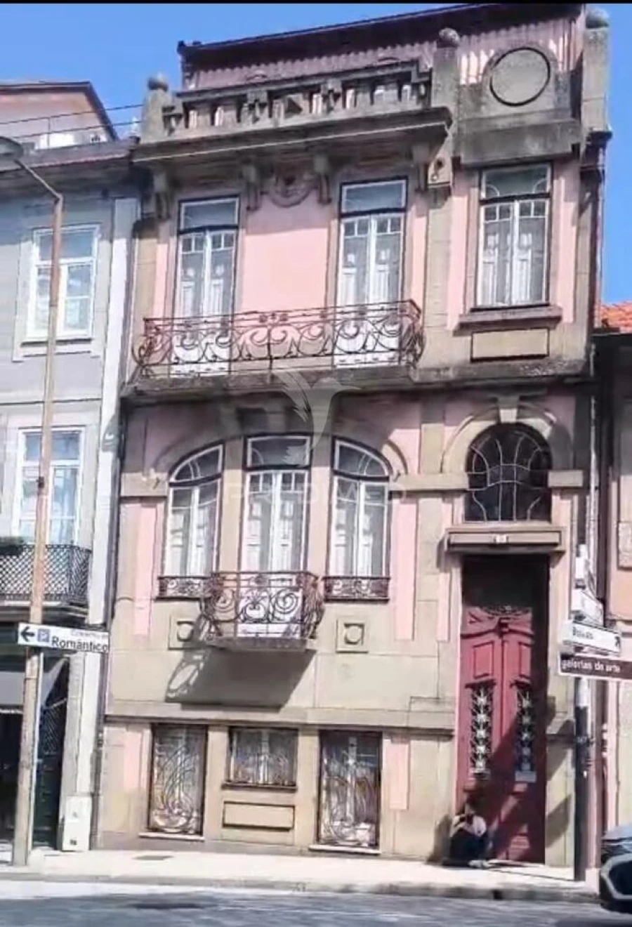 Prédio para Venda em Lordelo do Ouro e Massarelos Foto 1