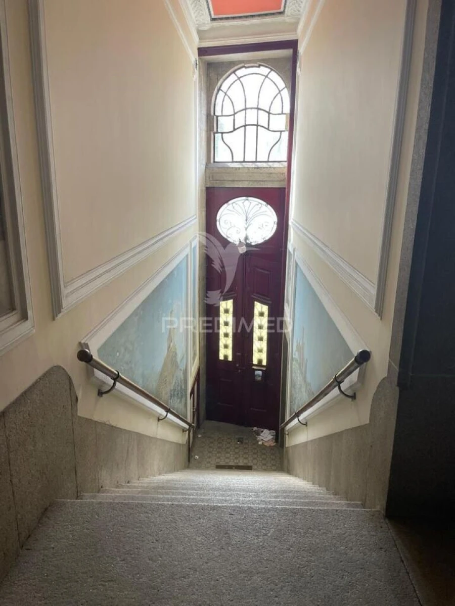 Prédio para Venda em Lordelo do Ouro e Massarelos Foto 2