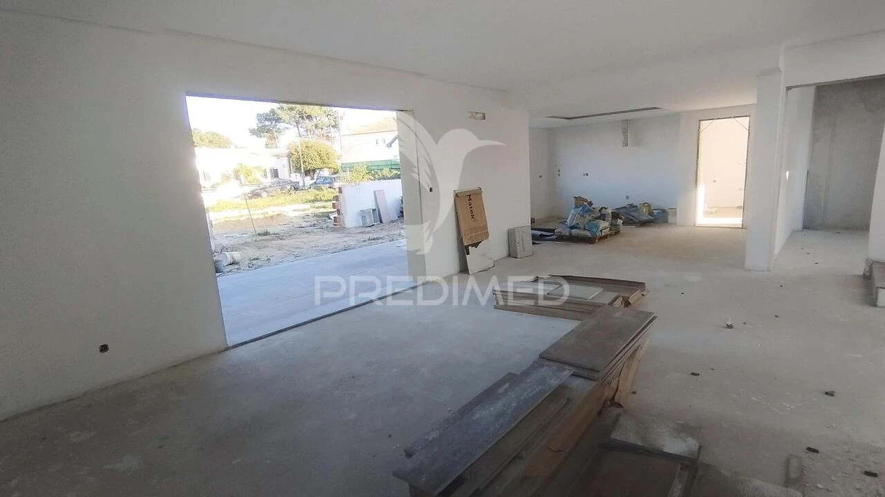 Moradia T4 para Venda em Azeitão (São Lourenço e São Simão) Foto 12