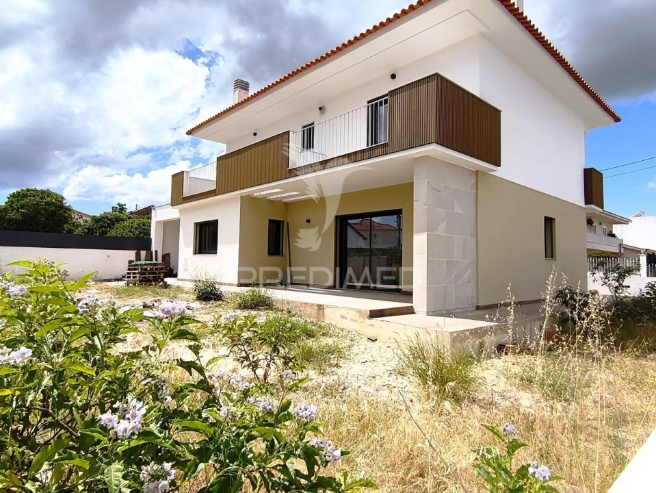 Moradia T4 para Venda em Azeitão (São Lourenço e São Simão) Foto 2