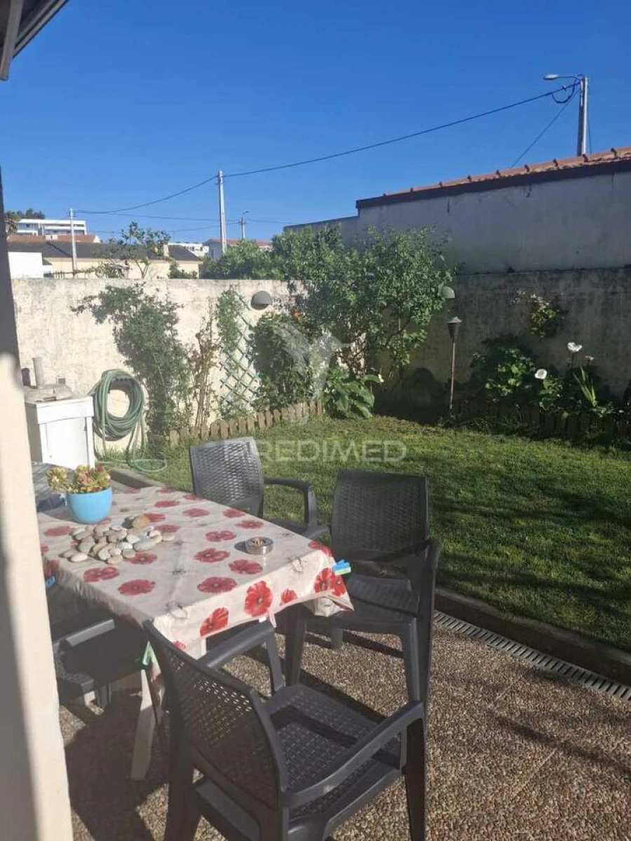 Moradia T2 para Venda em Mafamude e Vilar do Paraíso Foto 1