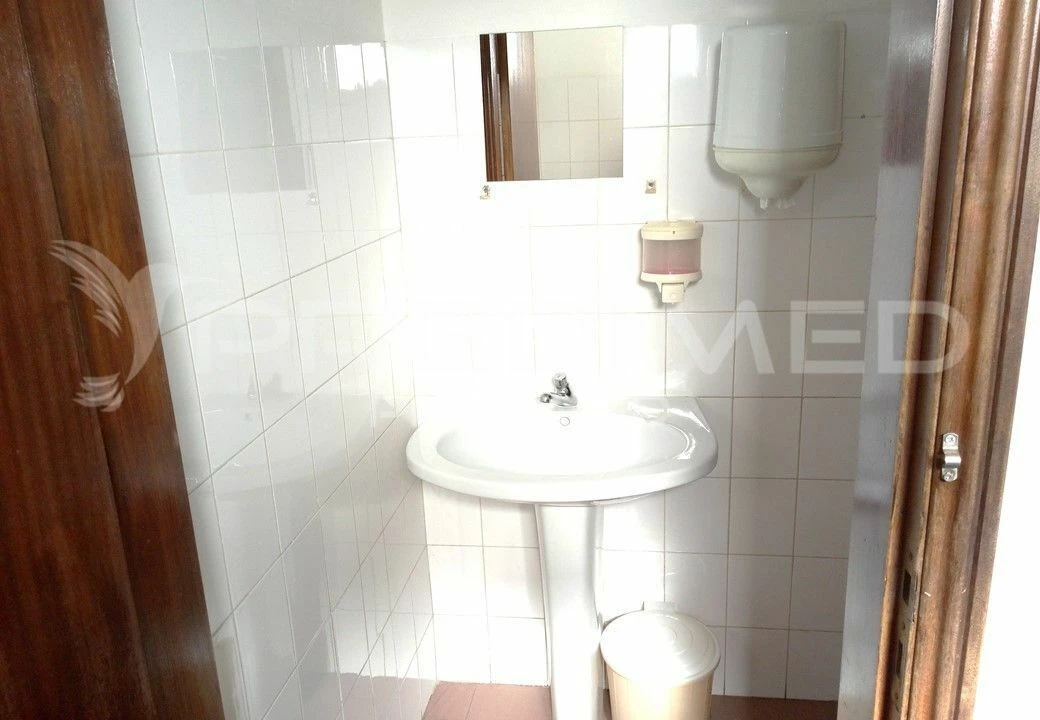 Loja para Venda em Miragaia e Marteleira Foto 6