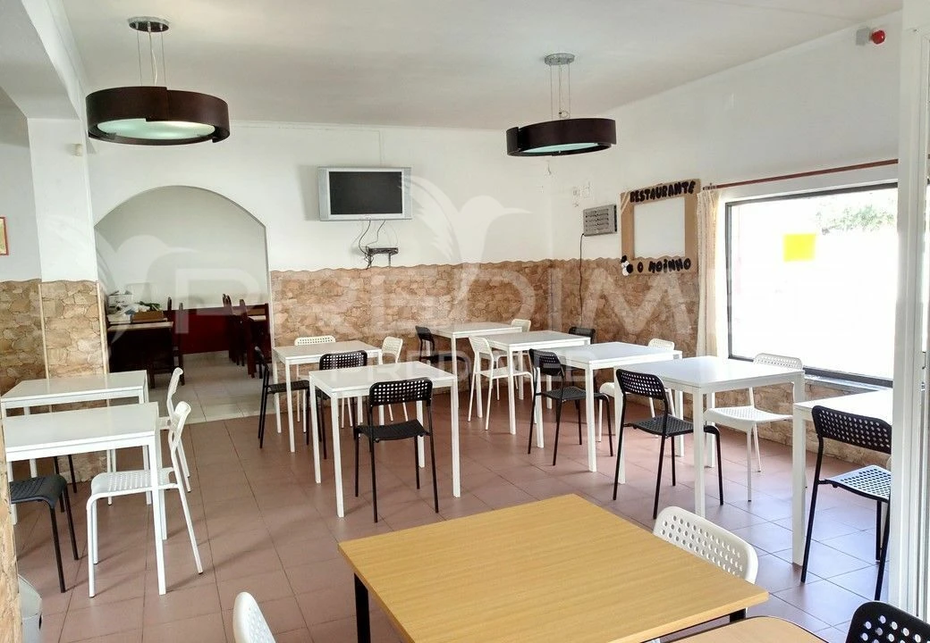 Loja para Venda em Miragaia e Marteleira Foto 19