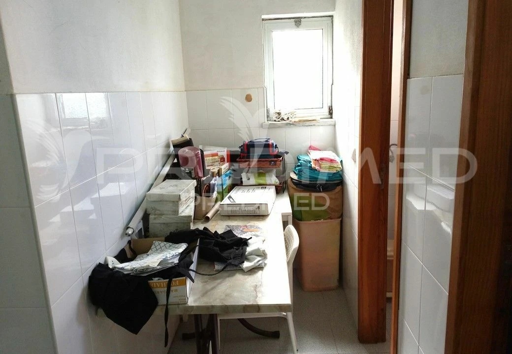 Loja para Venda em Miragaia e Marteleira Foto 14