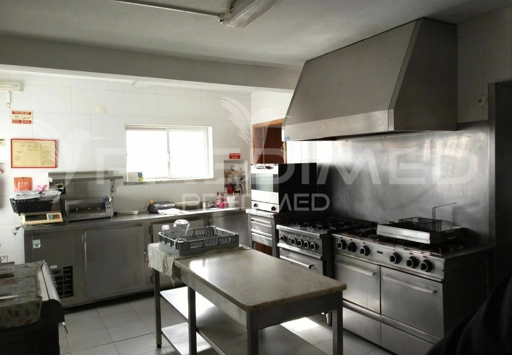 Loja para Venda em Miragaia e Marteleira Foto 10