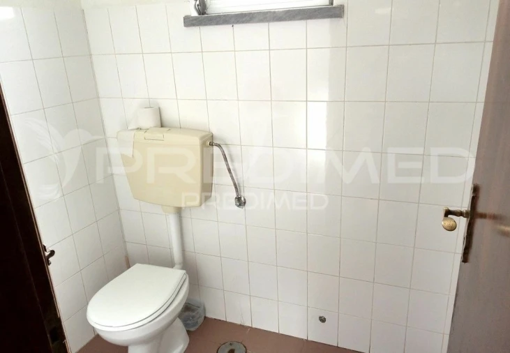 Loja para Venda em Miragaia e Marteleira Foto 5