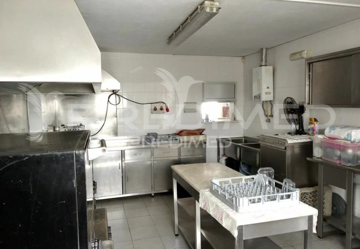 Loja para Venda em Miragaia e Marteleira Foto 13