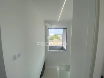 Moradia T3 para Venda em Charneca de Caparica e Sobreda