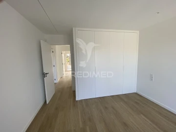 Moradia T3 para Venda em Charneca de Caparica e Sobreda