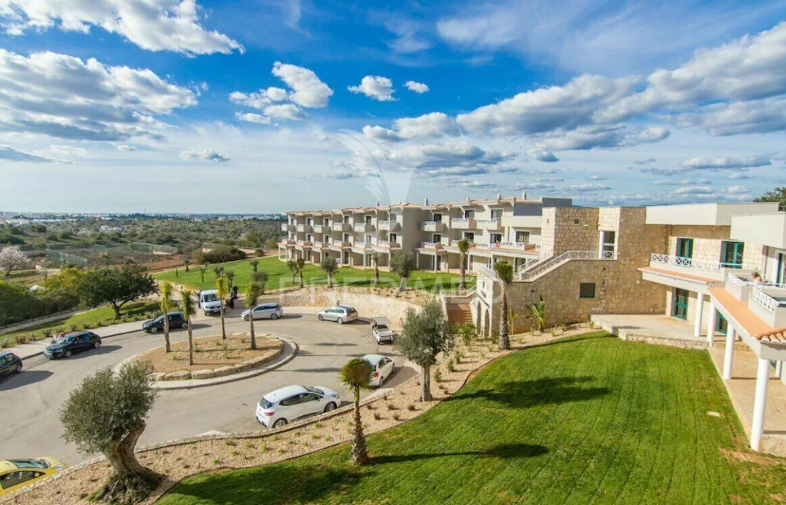 Apartamento T0 para Venda em Estômbar e Parchal Foto 20