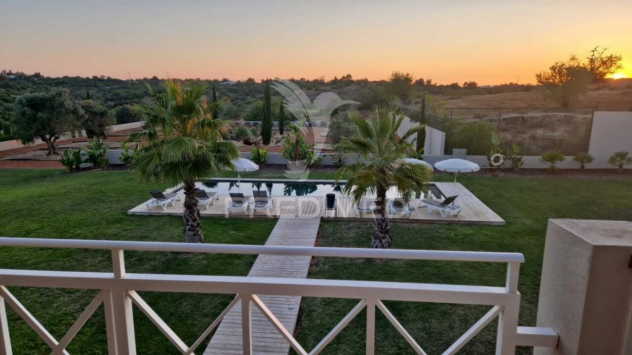 Apartamento T0 para Venda em Estômbar e Parchal Foto 10