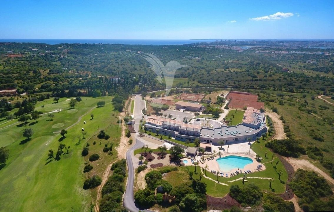 Apartamento T0 para Venda em Estômbar e Parchal Foto 1