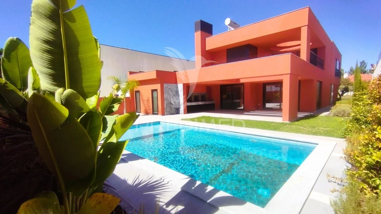 Moradia T5 para Venda em Azeitão (São Lourenço e São Simão) Foto 1