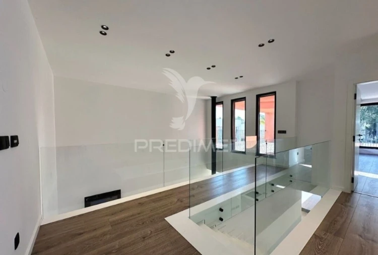 Moradia T5 para Venda em Azeitão (São Lourenço e São Simão) Foto 17