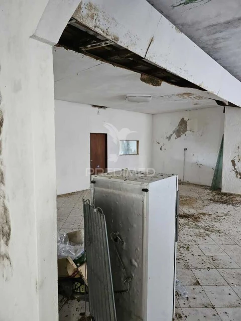 Loja para Venda em Faro (Sé e São Pedro)