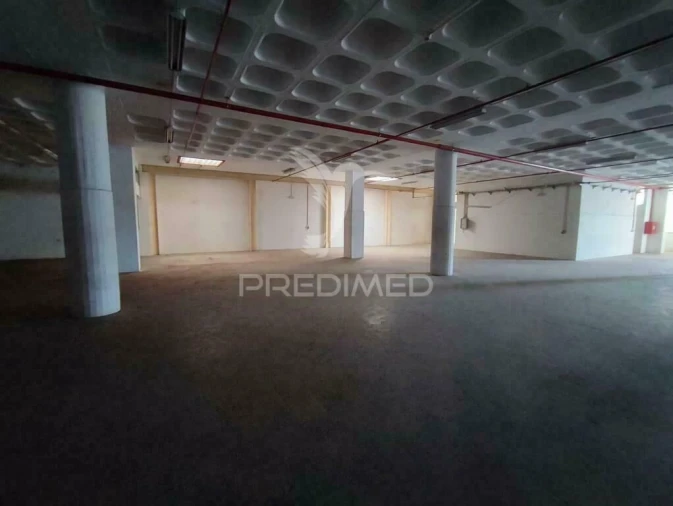 Armazém para Venda em Sacavém e Prior Velho Foto 4