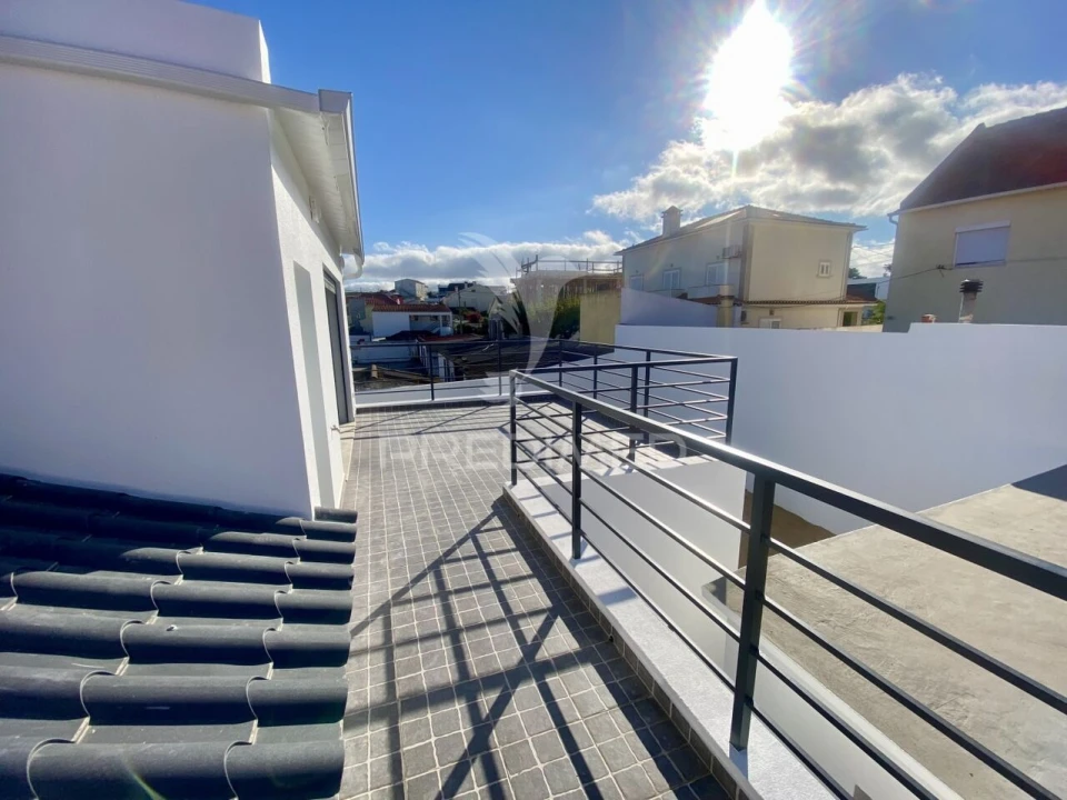 Moradia T3 para Venda em Charneca de Caparica e Sobreda Foto 14