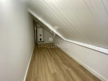 Moradia T3 para Venda em Charneca de Caparica e Sobreda