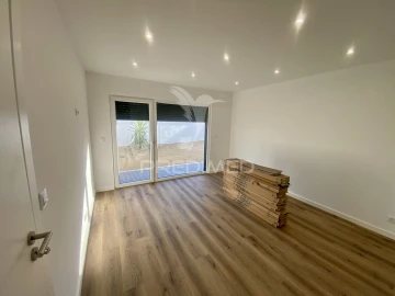 Moradia T3 para Venda em Charneca de Caparica e Sobreda