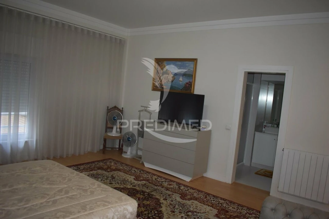 Apartamento T4 para Venda em Mafamude e Vilar do Paraíso Foto 32