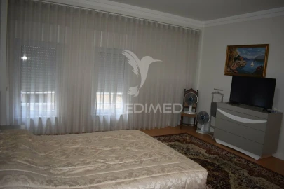 Apartamento T4 para Venda em Mafamude e Vilar do Paraíso