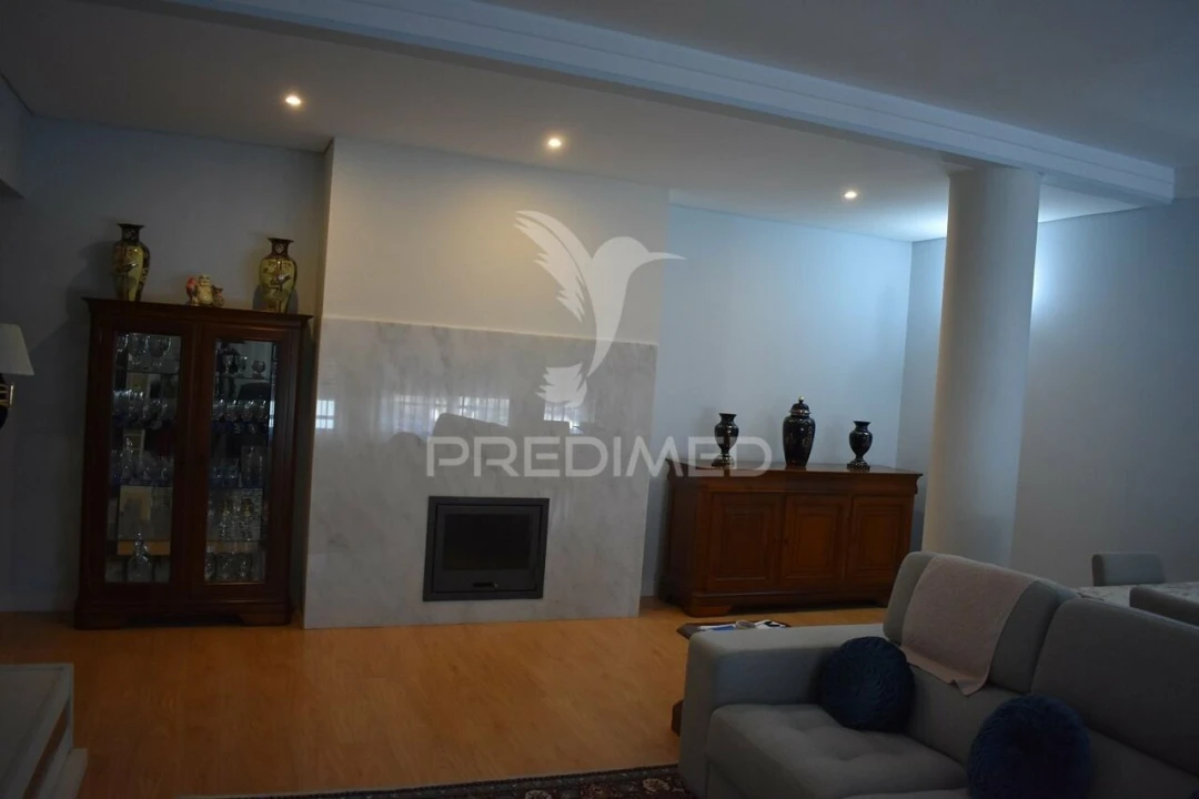 Apartamento T4 para Venda em Mafamude e Vilar do Paraíso Foto 7