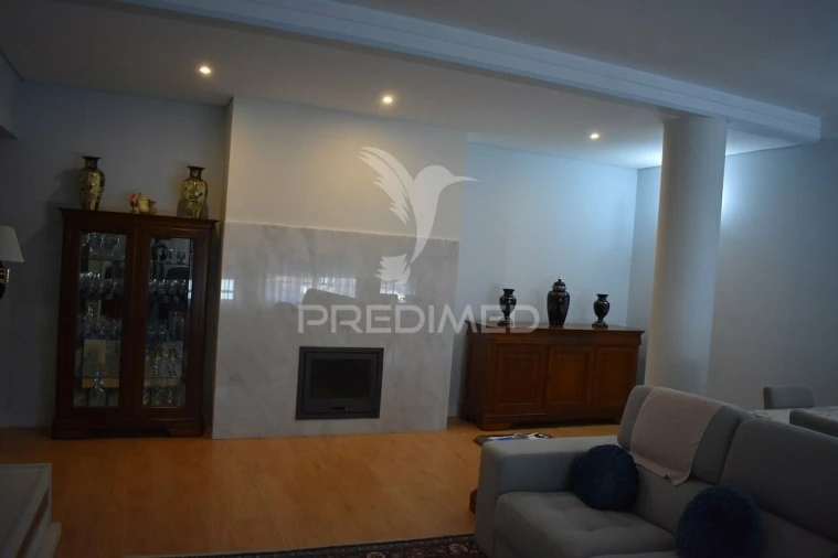 Apartamento T4 para Venda em Mafamude e Vilar do Paraíso Foto 7
