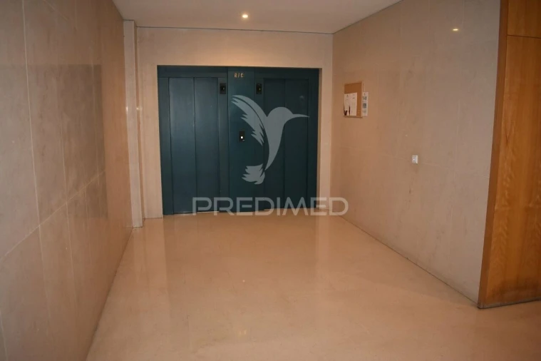 Apartamento T4 para Venda em Mafamude e Vilar do Paraíso Foto 35