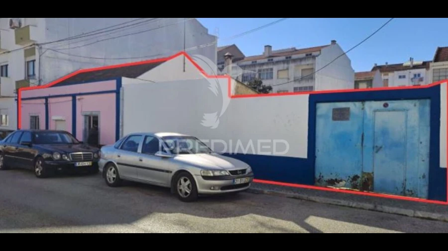 Moradia T2 para Venda em Baixa da Banheira e Vale da Amoreira