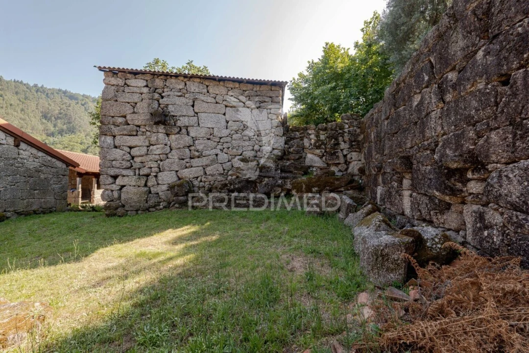 Moradia T3 para Venda em Caniçada e Soengas Foto 33