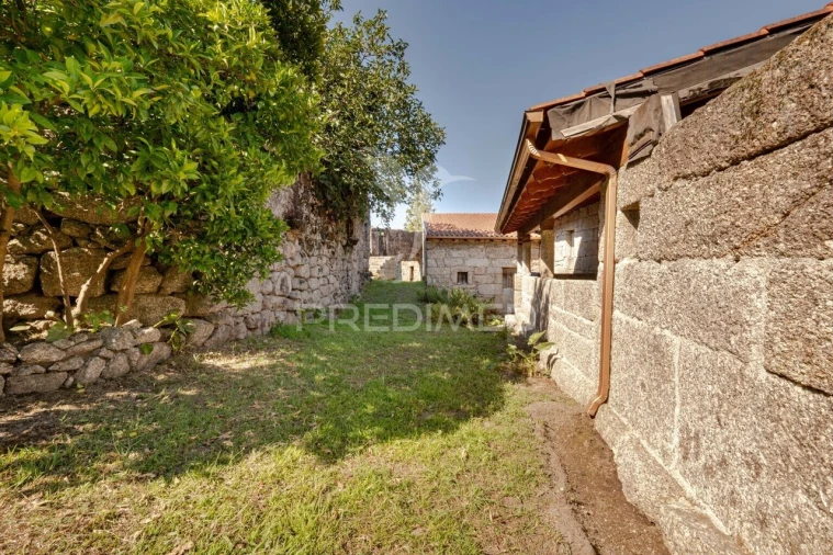 Moradia T3 para Venda em Caniçada e Soengas Foto 24