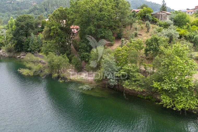 Moradia T3 para Venda em Caniçada e Soengas Foto 14