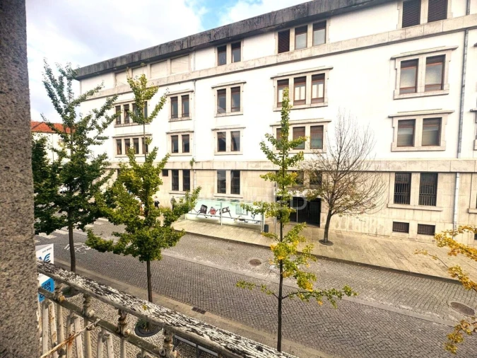 Loja para Arrendamento em Oliveira, São Paio e São Sebastião Foto 13