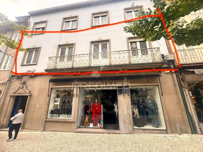 Loja para Arrendamento em Oliveira, São Paio e São Sebastião