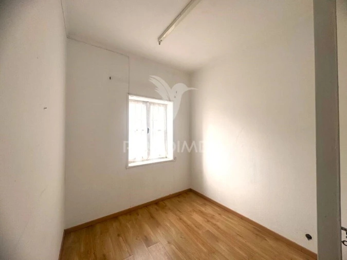 Loja para Arrendamento em Oliveira, São Paio e São Sebastião Foto 17