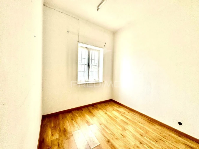 Loja para Arrendamento em Oliveira, São Paio e São Sebastião Foto 18