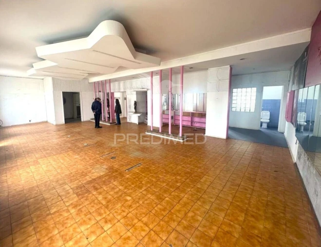 Loja para Arrendamento em Oliveira, São Paio e São Sebastião Foto 10