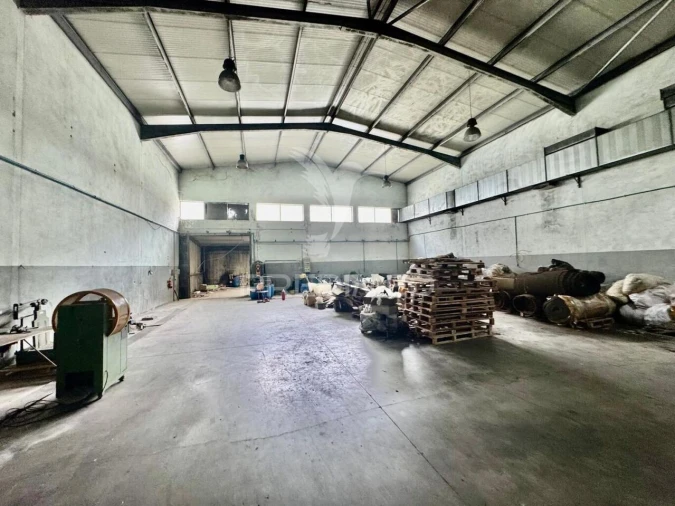 Armazém para Arrendamento em Sande Vila Nova e Sande São Clemente