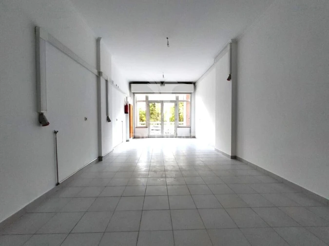 Loja para Arrendamento em Queluz e Belas Foto 6