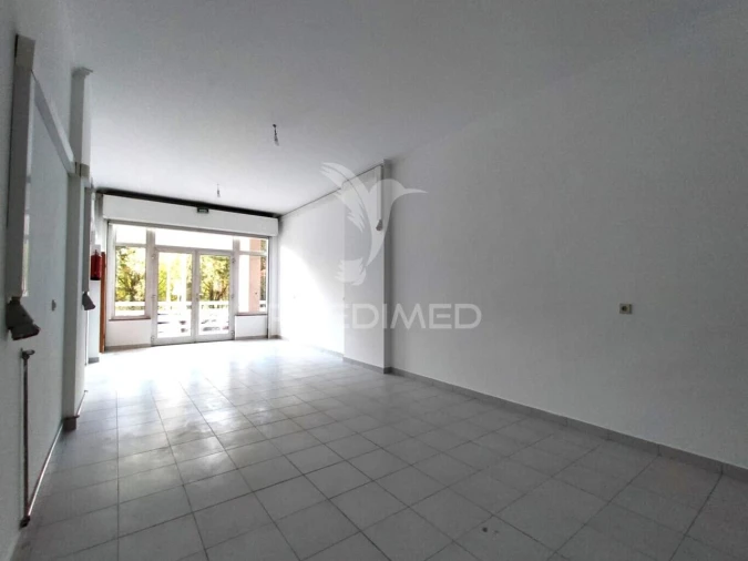 Loja para Arrendamento em Queluz e Belas Foto 12