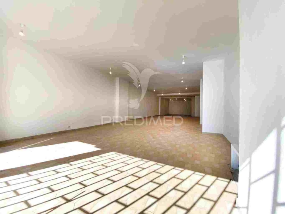 Loja para Venda em Lordelo do Ouro e Massarelos Foto 10