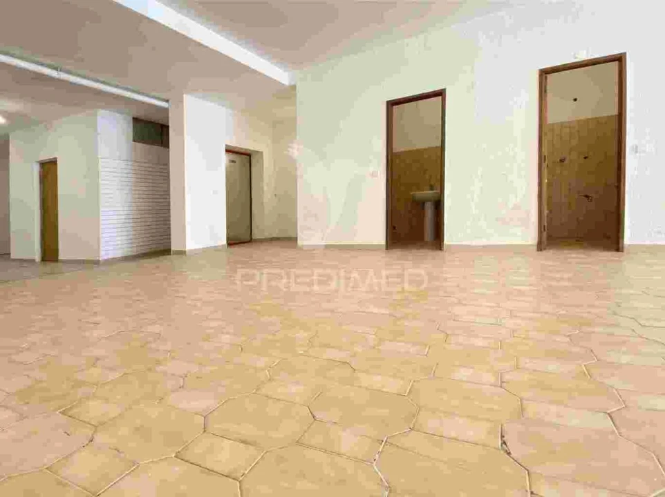 Loja para Venda em Lordelo do Ouro e Massarelos Foto 13