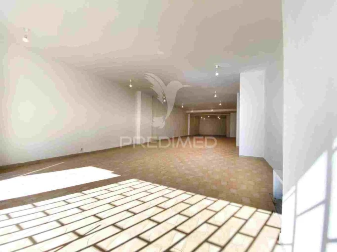 Loja para Venda em Lordelo do Ouro e Massarelos Foto 10