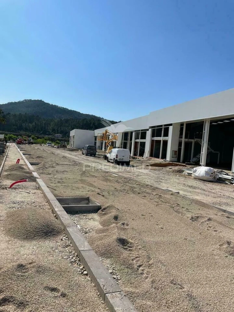 Armazém para Venda em Silveiros e Rio Covo (Santa Eulália) Foto 4