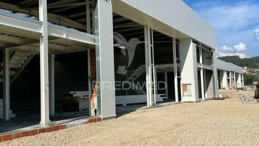 Armazém para Venda em Silveiros e Rio Covo (Santa Eulália)
