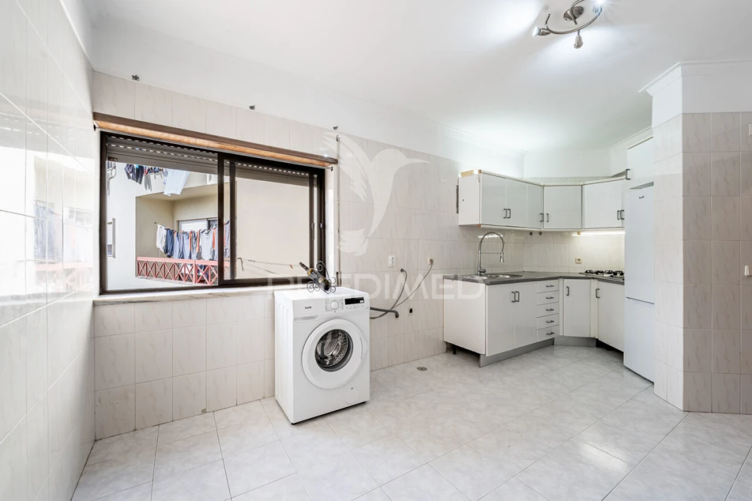 Apartamento T2 para Venda em Baixa da Banheira e Vale da Amoreira Foto 4