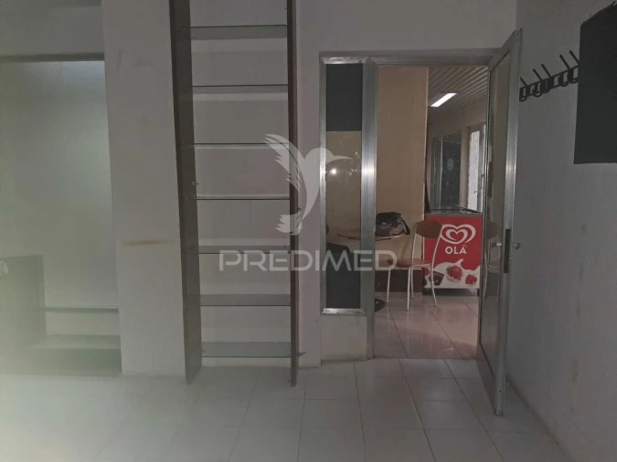 Loja para Venda em Almada, Cova da Piedade, Pragal e Cacilhas Foto 8