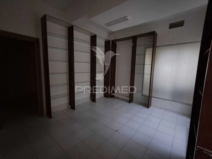 Loja para Venda em Almada, Cova da Piedade, Pragal e Cacilhas Foto 3